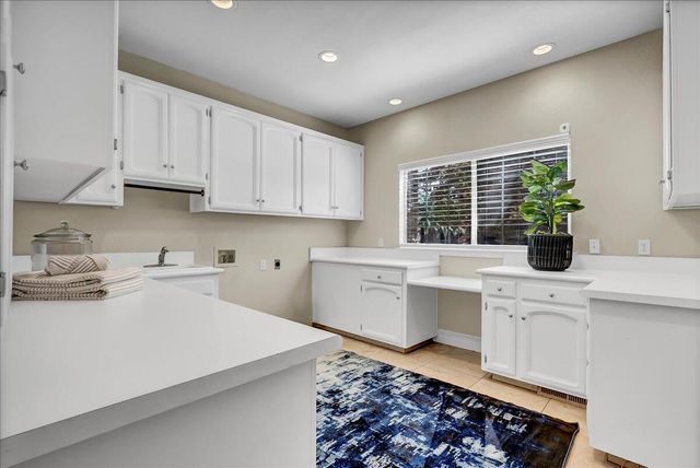 2511 E Harter Court, Visalia, CA 93292