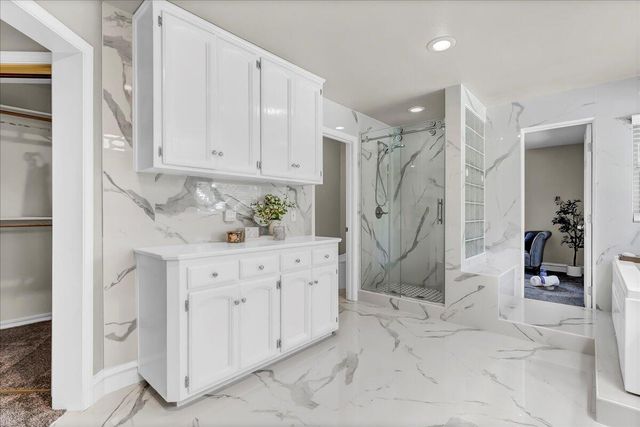 2511 E Harter Court, Visalia, CA 93292