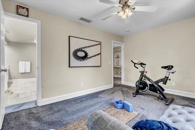 2511 E Harter Court, Visalia, CA 93292