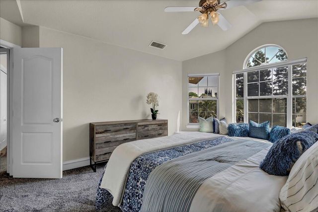 2511 E Harter Court, Visalia, CA 93292