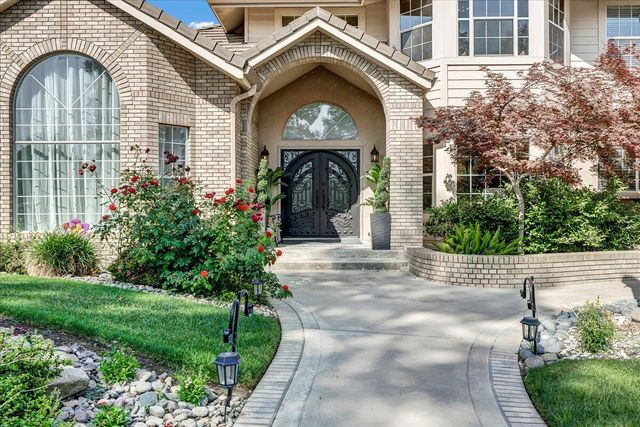 2511 E Harter Court, Visalia, CA 93292