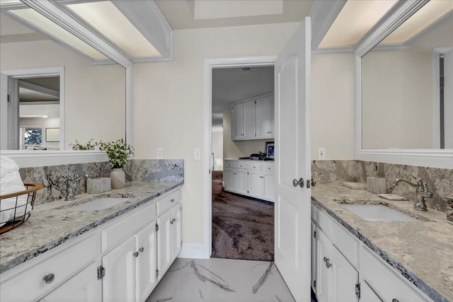 2511 E Harter Court, Visalia, CA 93292