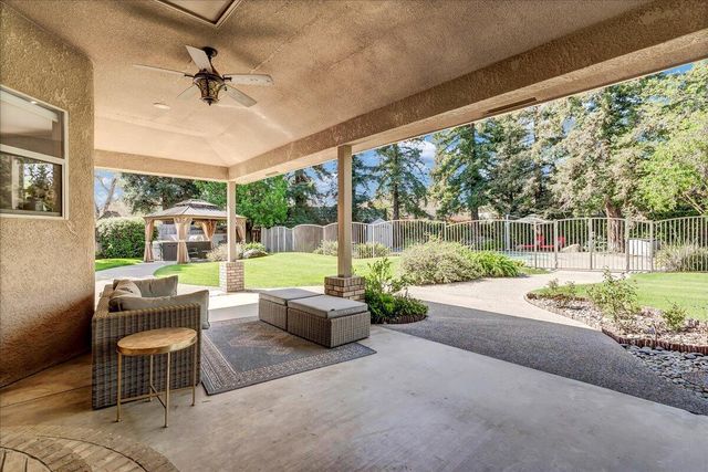 2511 E Harter Court, Visalia, CA 93292