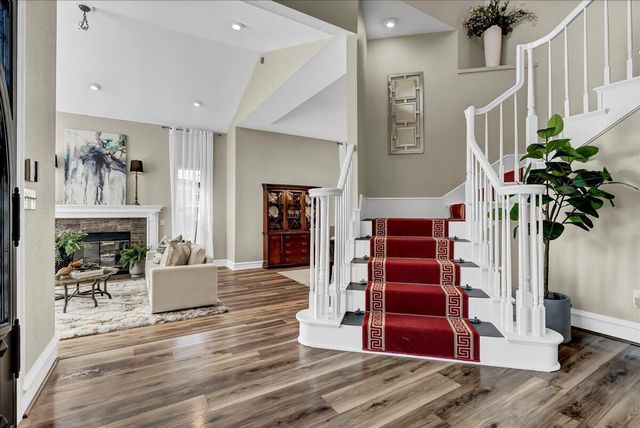 2511 E Harter Court, Visalia, CA 93292