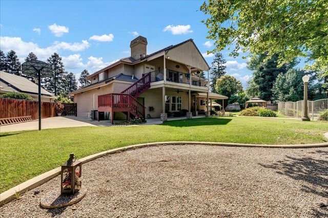 2511 E Harter Court, Visalia, CA 93292