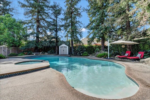 2511 E Harter Court, Visalia, CA 93292