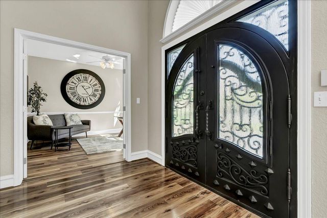 2511 E Harter Court, Visalia, CA 93292