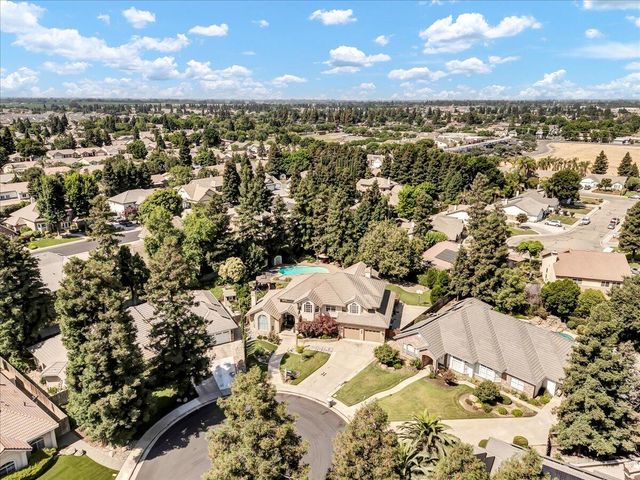 2511 E Harter Court, Visalia, CA 93292