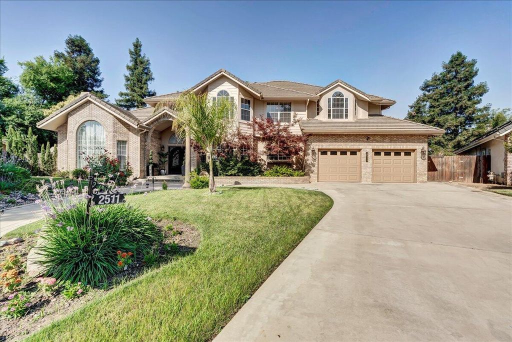 2511 E Harter Court, Visalia, CA 93292