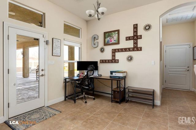 4140 Meadow Lake Drive, Bakersfield, CA 93314