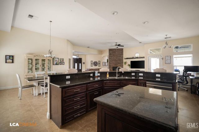 4140 Meadow Lake Drive, Bakersfield, CA 93314