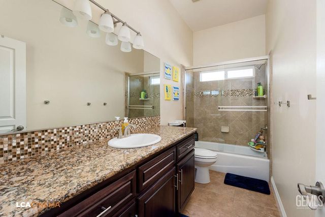 4140 Meadow Lake Drive, Bakersfield, CA 93314