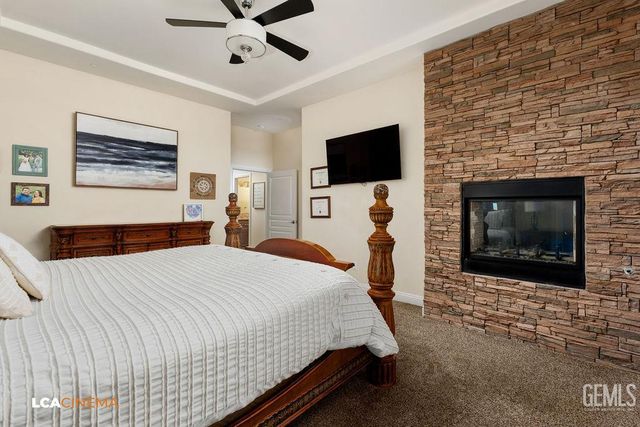 4140 Meadow Lake Drive, Bakersfield, CA 93314