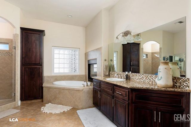 4140 Meadow Lake Drive, Bakersfield, CA 93314