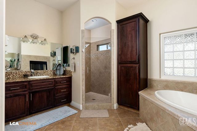 4140 Meadow Lake Drive, Bakersfield, CA 93314