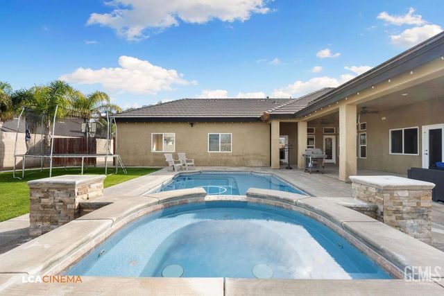 4140 Meadow Lake Drive, Bakersfield, CA 93314