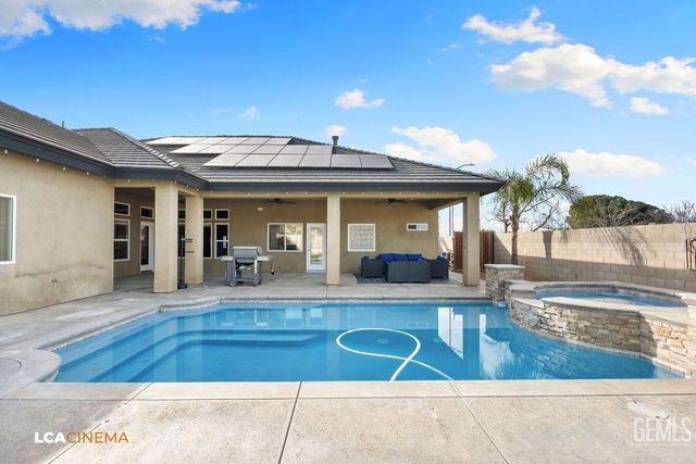 4140 Meadow Lake Drive, Bakersfield, CA 93314