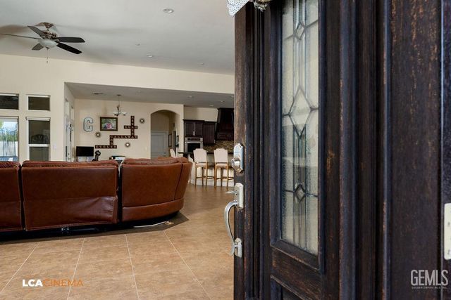 4140 Meadow Lake Drive, Bakersfield, CA 93314