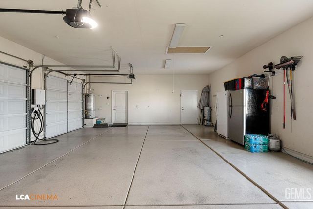 4140 Meadow Lake Drive, Bakersfield, CA 93314