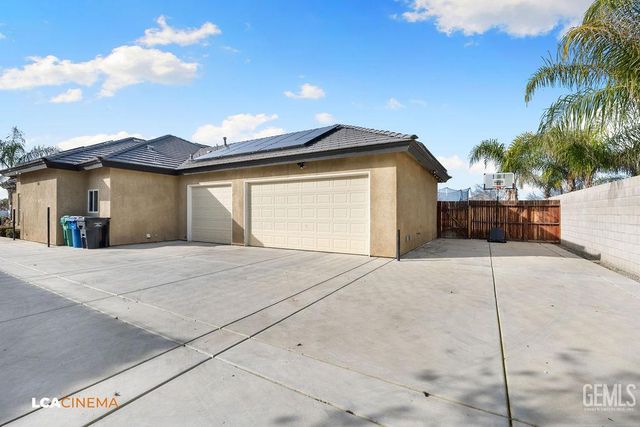 4140 Meadow Lake Drive, Bakersfield, CA 93314
