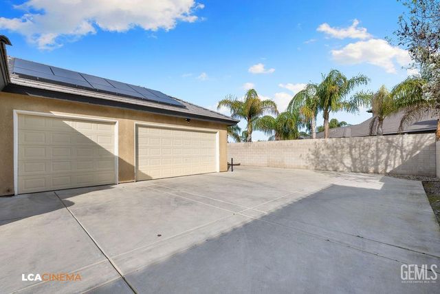 4140 Meadow Lake Drive, Bakersfield, CA 93314