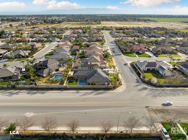 4140 Meadow Lake Drive, Bakersfield, CA 93314