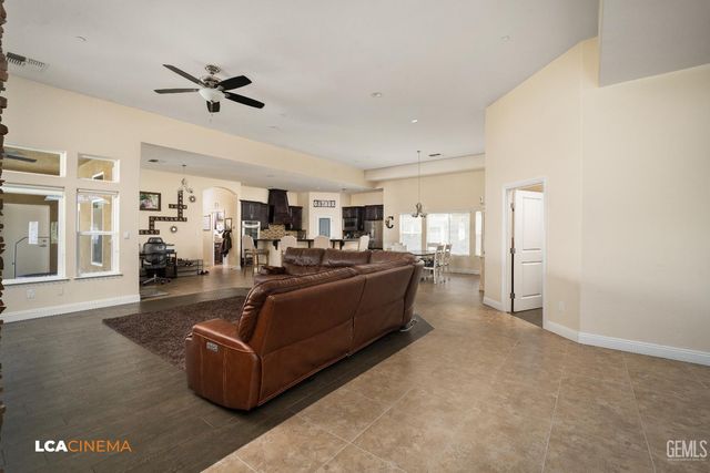 4140 Meadow Lake Drive, Bakersfield, CA 93314