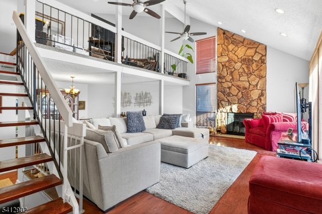 9 Kingsberry Dr, Franklin Twp., NJ 08873