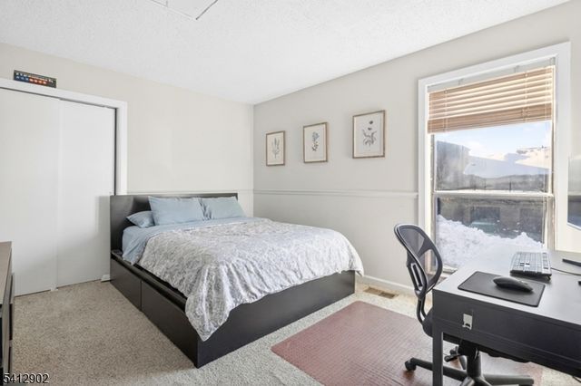 9 Kingsberry Dr, Franklin Twp., NJ 08873