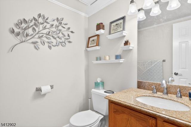 9 Kingsberry Dr, Franklin Twp., NJ 08873