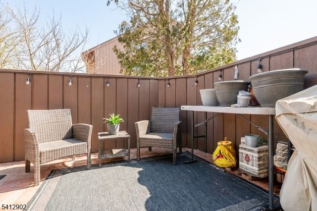 9 Kingsberry Dr, Franklin Twp., NJ 08873