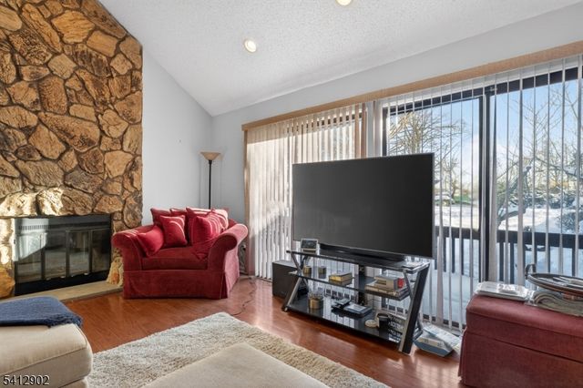 9 Kingsberry Dr, Franklin Twp., NJ 08873