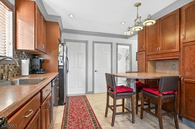 9 Kingsberry Dr, Franklin Twp., NJ 08873