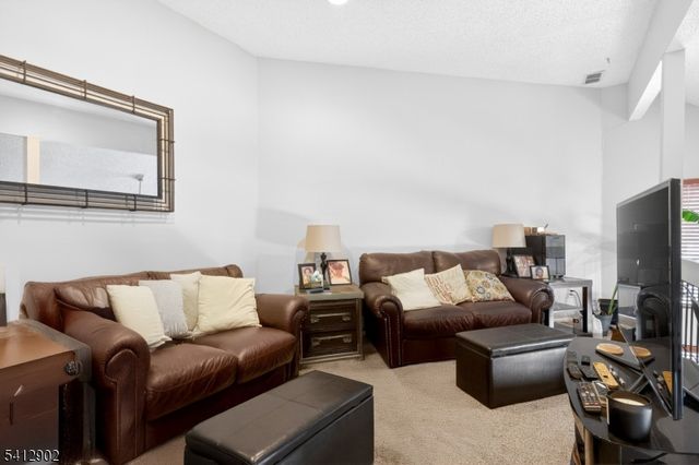 9 Kingsberry Dr, Franklin Twp., NJ 08873