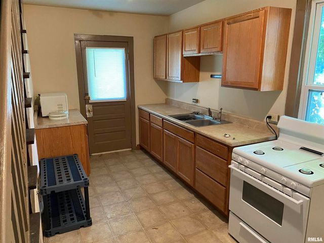 505 S Rawlings Street, Carbondale, IL 62901