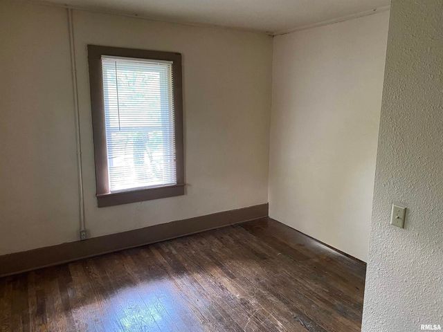 505 S Rawlings Street, Carbondale, IL 62901