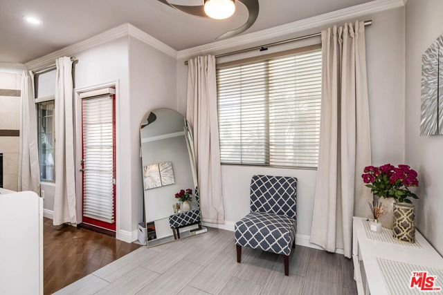 4805 Bellflower Avenue 104, North Hollywood (los Angeles), CA 91601