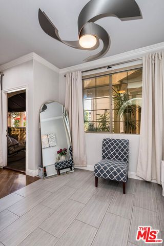4805 Bellflower Avenue 104, North Hollywood (los Angeles), CA 91601