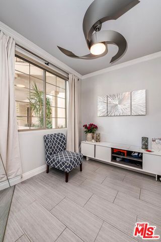 4805 Bellflower Avenue 104, North Hollywood (los Angeles), CA 91601