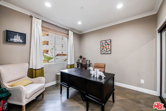 4805 Bellflower Avenue 104, North Hollywood (los Angeles), CA 91601