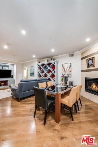 4805 Bellflower Avenue 104, North Hollywood (los Angeles), CA 91601