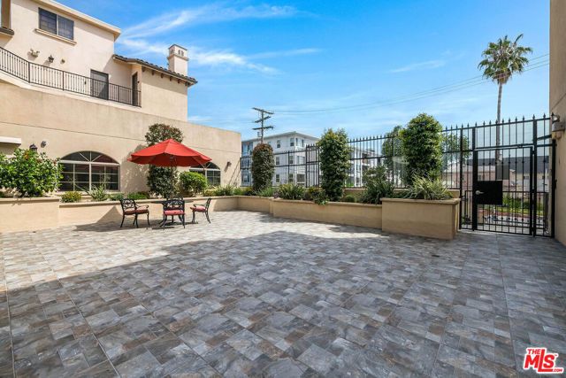 4805 Bellflower Avenue 104, North Hollywood (los Angeles), CA 91601