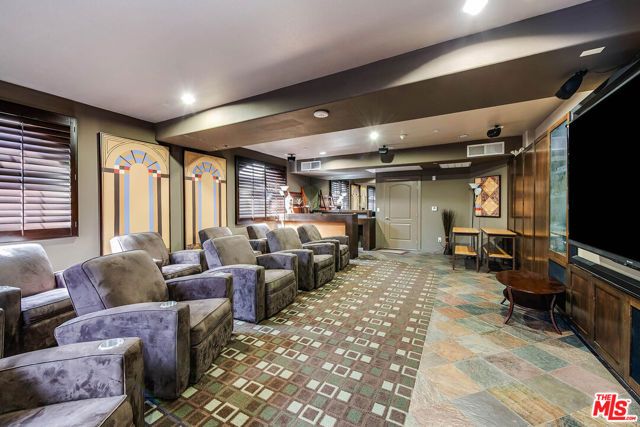 4805 Bellflower Avenue 104, North Hollywood (los Angeles), CA 91601