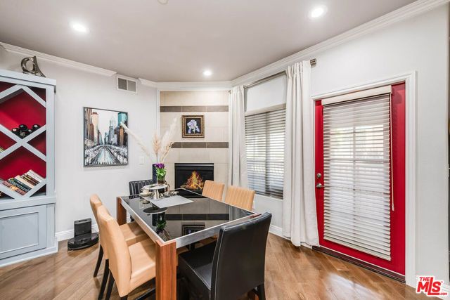 4805 Bellflower Avenue 104, North Hollywood (los Angeles), CA 91601