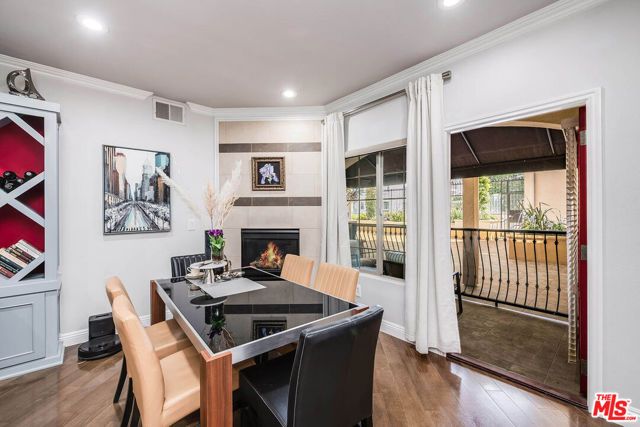 4805 Bellflower Avenue 104, North Hollywood (los Angeles), CA 91601