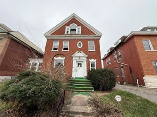 5044 Raymond Avenue, St Louis, MO 63113