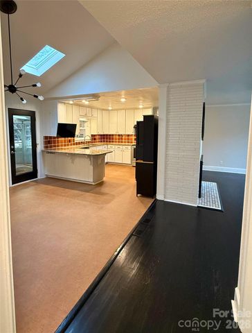 2333 Lakeview Circle, Matthews, NC 28105