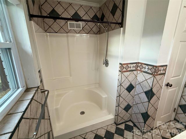 2333 Lakeview Circle, Matthews, NC 28105