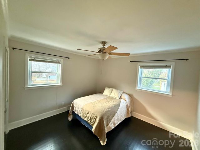 2333 Lakeview Circle, Matthews, NC 28105