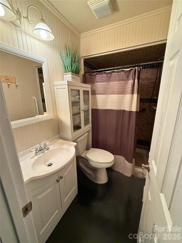 2333 Lakeview Circle, Matthews, NC 28105